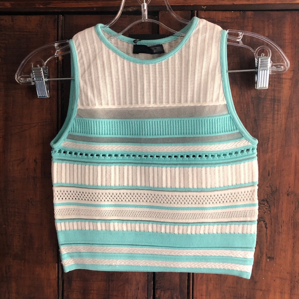 RVN Cropped Top - Picture 2 of 4